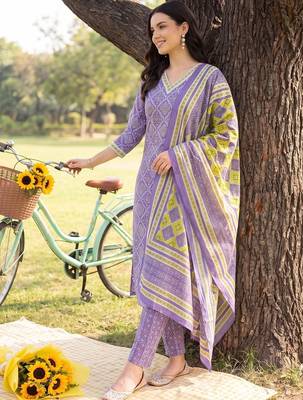 women ethnic motifs printed regular cotton kurta with trousers & with dupatta 5