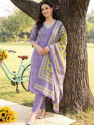 women ethnic motifs printed regular cotton kurta with trousers & with dupatta 1