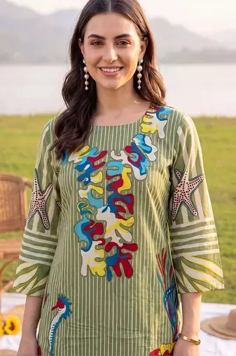 women printed regular cotton kurta with trousers