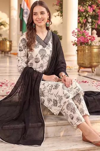 women floral printed regular cotton kurta with trousers & with dupatta