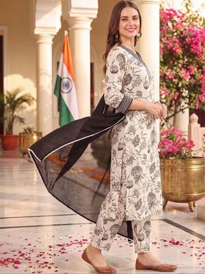 women floral printed regular cotton kurta with trousers & with dupatta 3