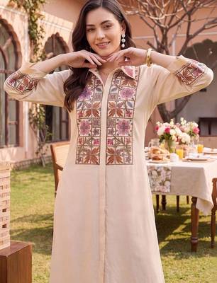 women ethnic motifs embroidered regular thread work kurta with pyjamas 2