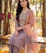 women floral embroidered regular thread work kurta with trousers & with dupatta