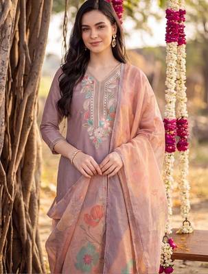 women floral embroidered regular thread work kurta with trousers & with dupatta 2