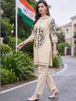 women ethnic motifs embroidered regular thread work cotton kurta with trousers 3
