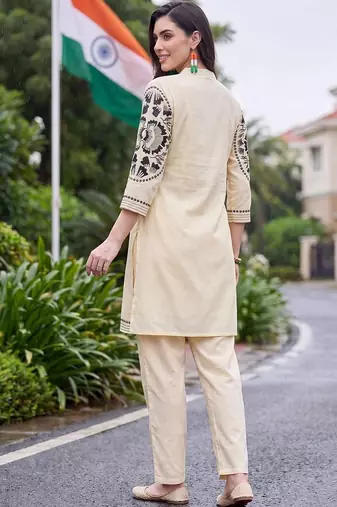 women ethnic motifs embroidered regular thread work cotton kurta with trousers
