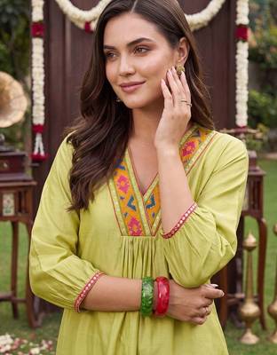 women ethnic motifs embroidered empire thread work liva kurta with trousers 4