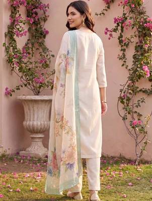 women floral printed regular thread work kurta with trousers & with dupatta 4
