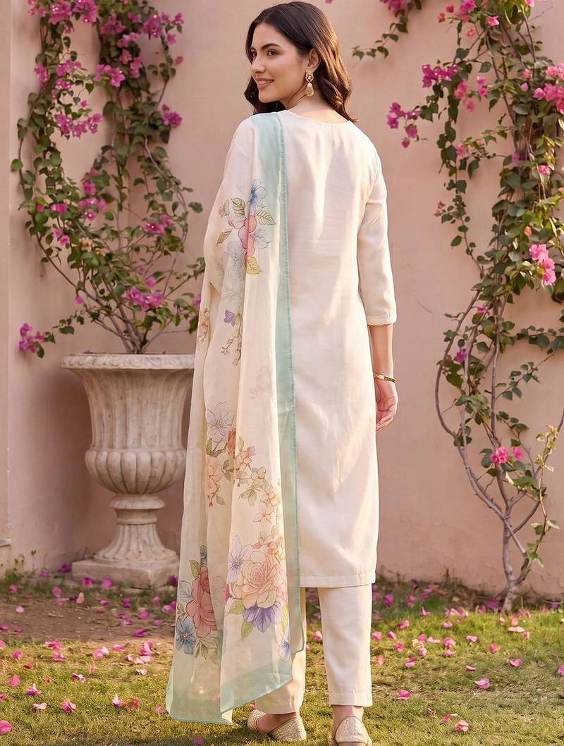 women floral printed regular thread work kurta with trousers & with dupatta