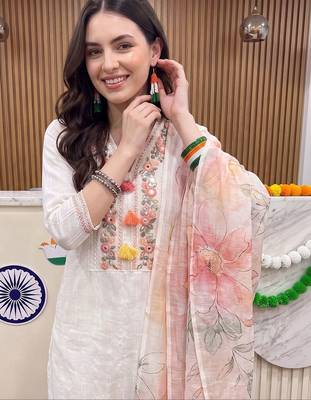 women floral embroidered regular thread work cotton kurta with trousers & with dupatta 2