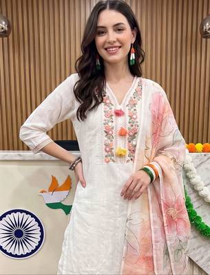 women floral embroidered regular thread work cotton kurta with trousers & with dupatta 3