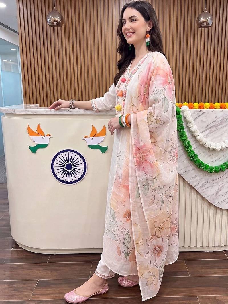 women floral embroidered regular thread work cotton kurta with trousers & with dupatta