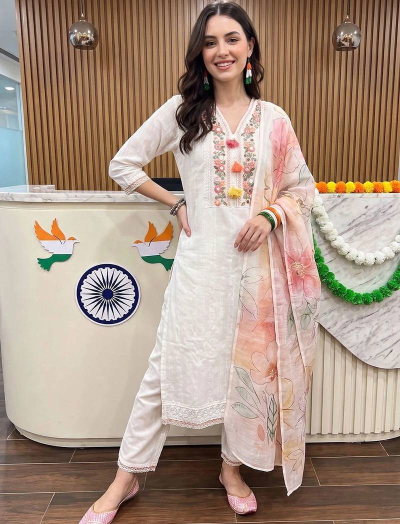 women floral embroidered regular thread work cotton kurta with trousers & with dupatta