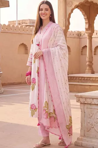 women floral printed regular cotton kurta with trousers & with dupatta
