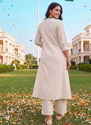 women floral embroidered regular thread work kurta with trousers 5