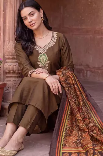women ethnic motifs embroidered regular thread work kurta with trousers & with dupatta