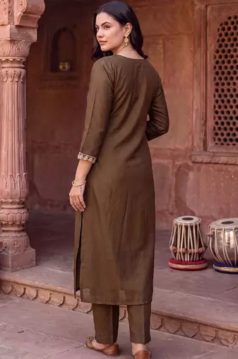 women ethnic motifs embroidered regular thread work kurta with trousers & with dupatta