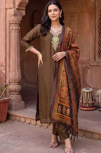 women ethnic motifs embroidered regular thread work kurta with trousers & with dupatta