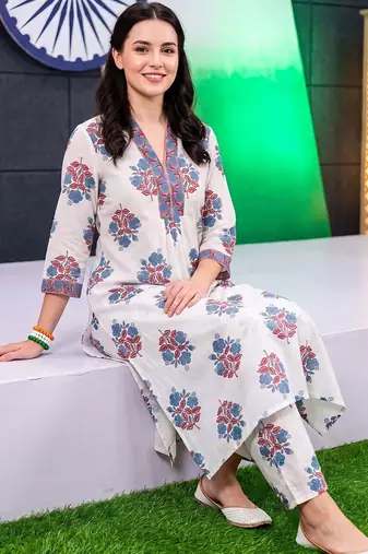 women floral printed regular cotton kurta with trousers