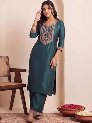 women ethnic motifs embroidered regular thread work liva kurta with trousers 5