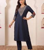 women ethnic motifs embroidered regular thread work kurta with trousers