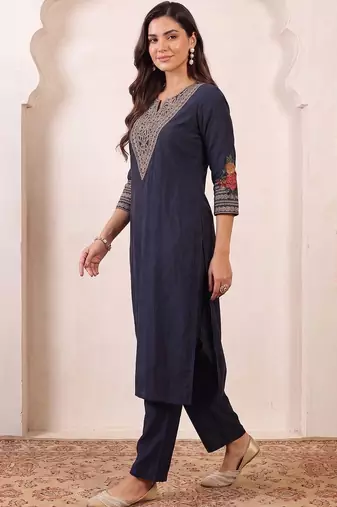 women ethnic motifs embroidered regular thread work kurta with trousers