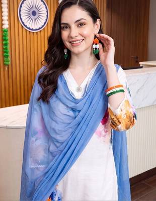 women floral printed regular linen kurta with trousers & with dupatta 2