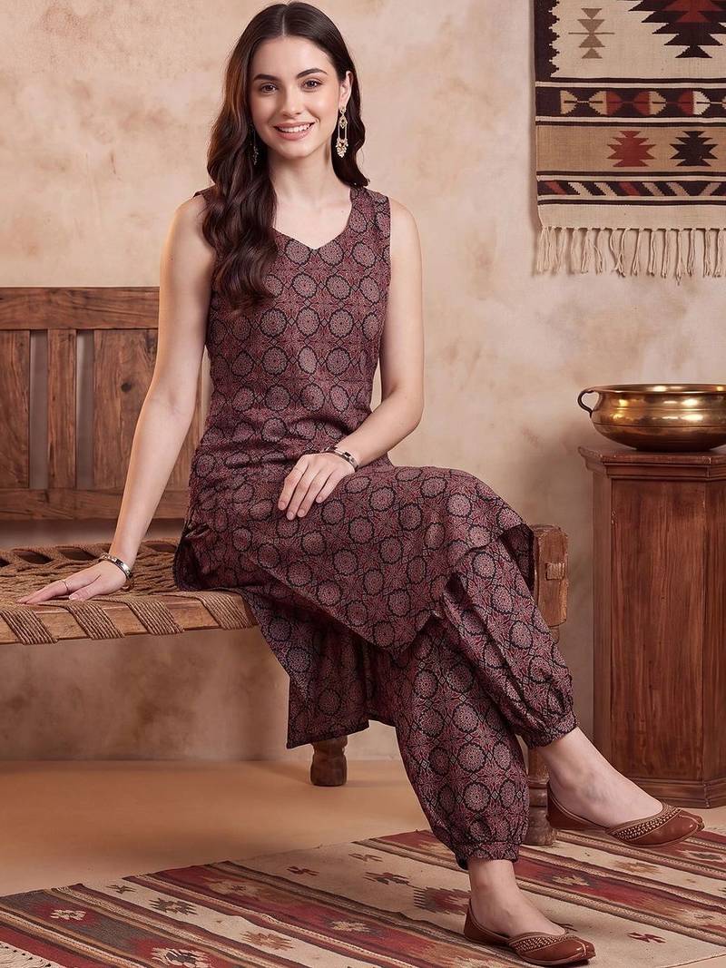 women printed regular cotton kurta with dhoti pants