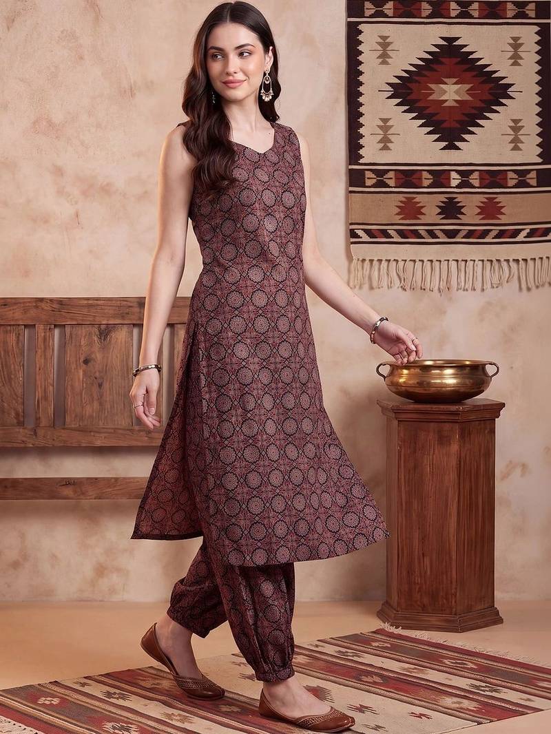 women printed regular cotton kurta with dhoti pants