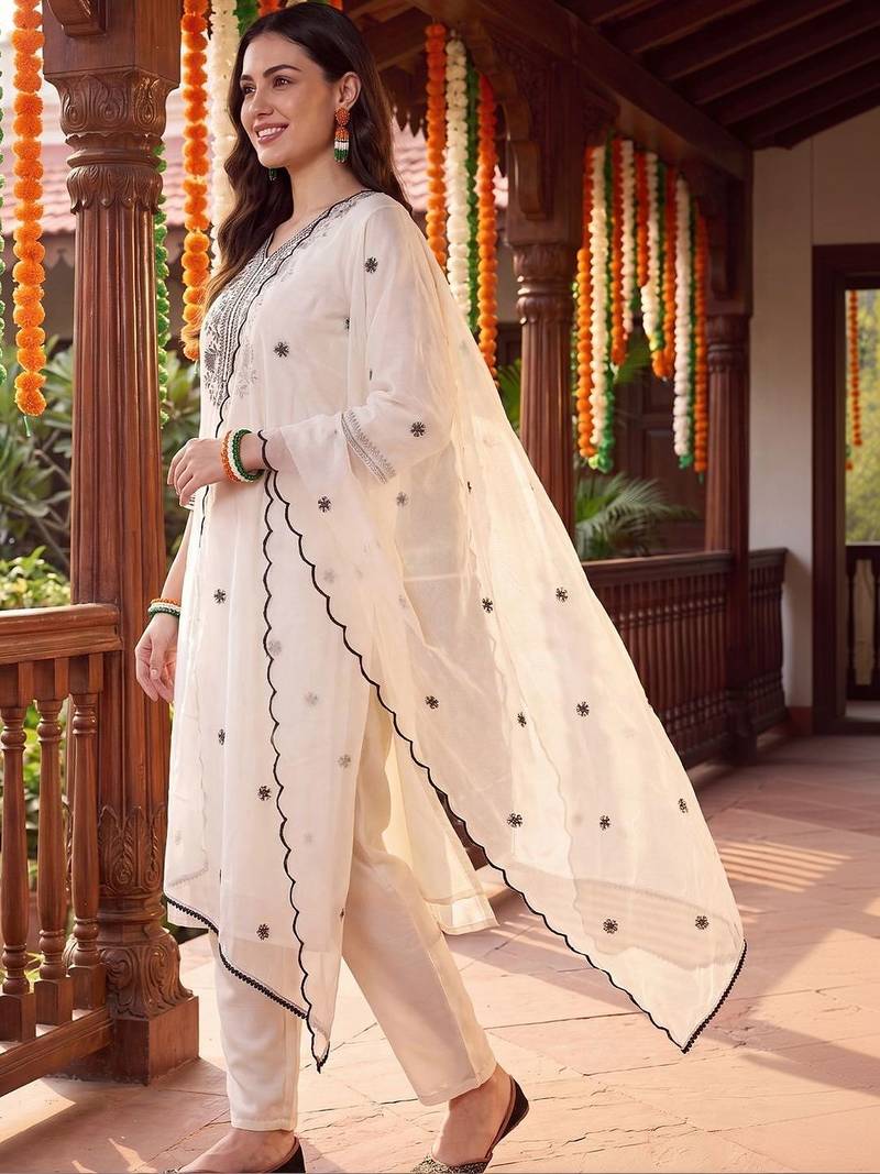 women ethnic motifs embroidered regular thread work kurta with trousers & with dupatta