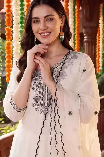 women ethnic motifs embroidered regular thread work kurta with trousers & with dupatta