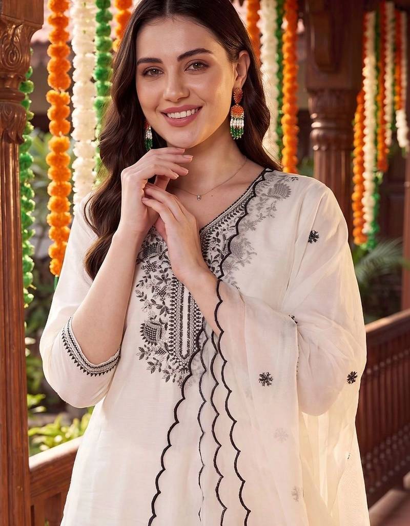 women ethnic motifs embroidered regular thread work kurta with trousers & with dupatta