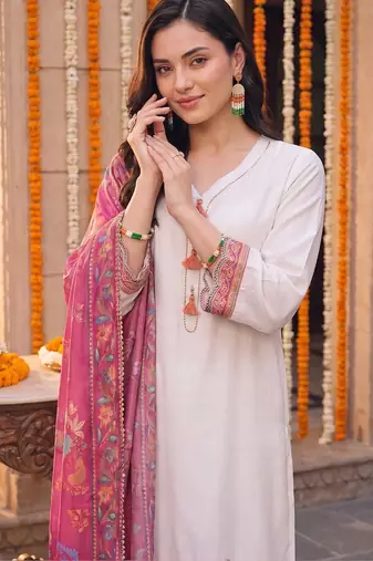 women ethnic motifs printed regular kurta with trousers & with dupatta