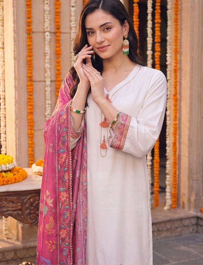 women ethnic motifs printed regular kurta with trousers & with dupatta