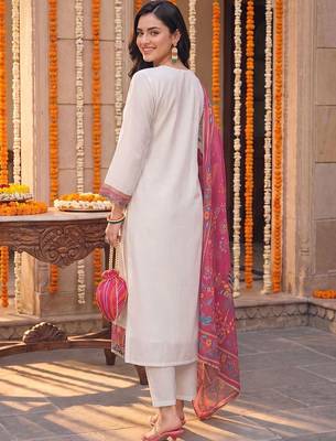women ethnic motifs printed regular kurta with trousers & with dupatta 4