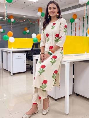 women floral printed regular cotton kurta with trousers 5