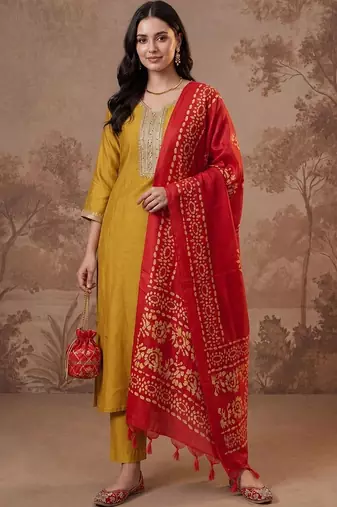 women ethnic motifs regular thread work kurta with trousers & with dupatta