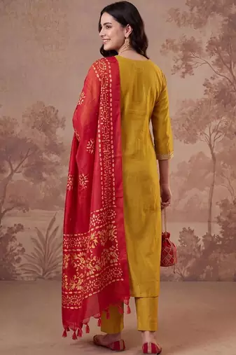 women ethnic motifs regular thread work kurta with trousers & with dupatta
