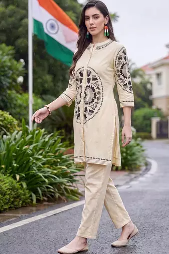 women ethnic motifs embroidered regular thread work cotton kurta with trousers