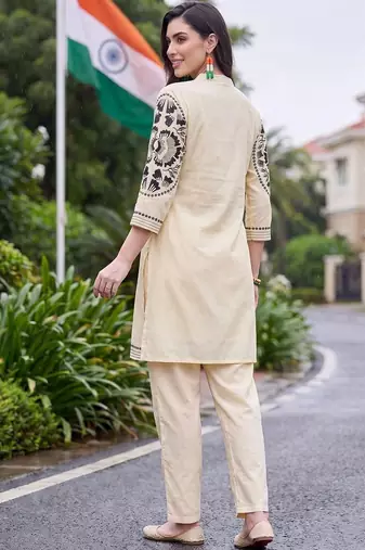 women ethnic motifs embroidered regular thread work cotton kurta with trousers