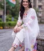 women floral embroidered regular thread work liva kurta with trousers & with dupatta