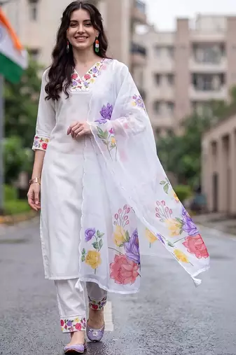 women floral embroidered regular thread work liva kurta with trousers & with dupatta