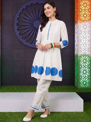 women printed regular cotton kurta with trousers 1