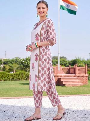 women ethnic motifs printed regular cotton kurta with trousers 3