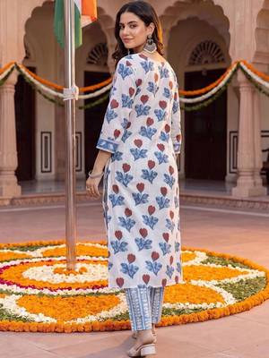 women floral printed regular cotton kurta with trousers & with dupatta 6