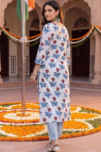 women floral printed regular cotton kurta with trousers & with dupatta