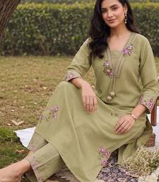 women floral embroidered regular thread work kurta with trousers