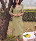 women floral embroidered regular thread work kurta with trousers