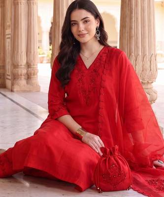 women ethnic motifs embroidered regular thread work kurta with trousers & with dupatta 1