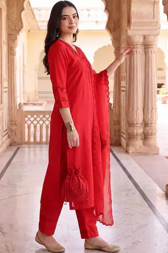 women ethnic motifs embroidered regular thread work kurta with trousers & with dupatta